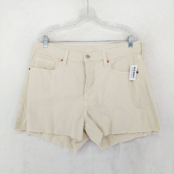 NEW Old Navy Cream High Rise Straight Secret Smooth Pockets Fried Hem Short P205 - Picture 2 of 8